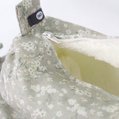 Petite trousse fleurs fond sauge cylindre