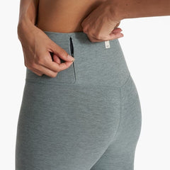 Clean Elevation Legging