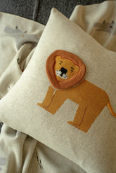 Lion knit pillow