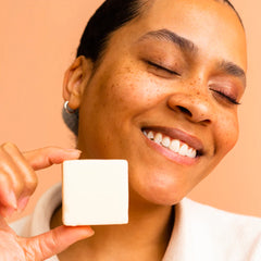 Barre démaquillante avec squalane et vitamine E