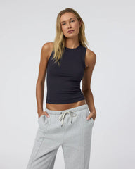 Vuori Pose Modern Tank