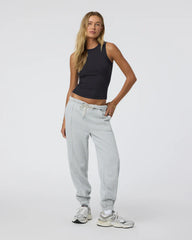 Vuori Pose Modern Tank