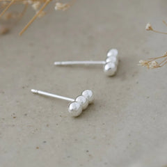 Alignment studs