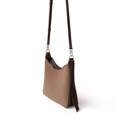 Le Leonie – Sac à épaule 2-en-1 en suède vegan taupe